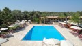 ampie zone relax a bordo piscina - Hotel & Resort Le Pajare