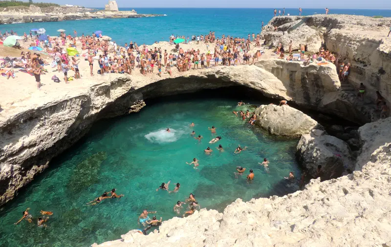 Grotta della Poesia a Roca Vecchia in Puglia
