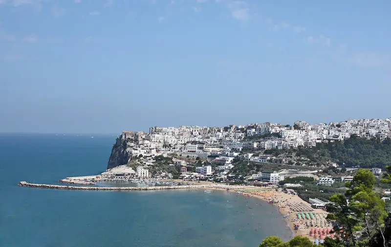 La spiaggia di Peschici in Puglia